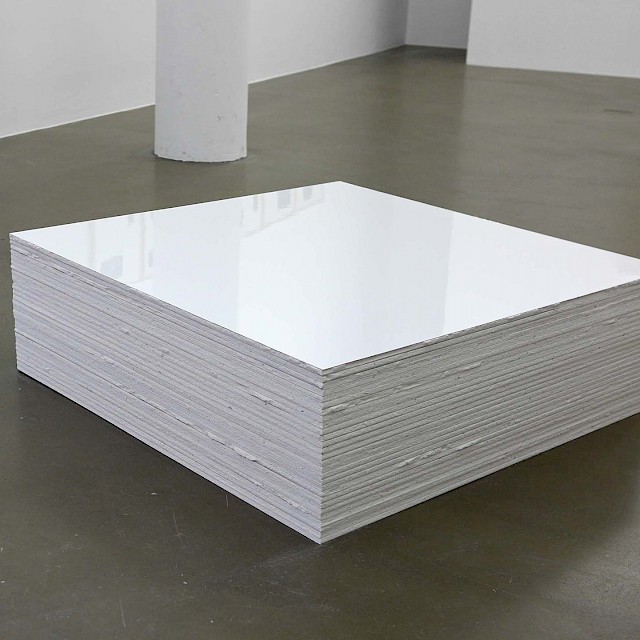 Stack (TB/S 50), 2015, Plasterboard and Varnish, 35,5 x 112 x 112 cm