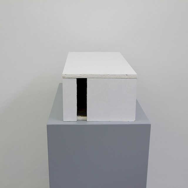 Abstrahlung (TB/S 34), 2013, Plasterboard and Movie Installation, 16,5 x 25 x 51 cm