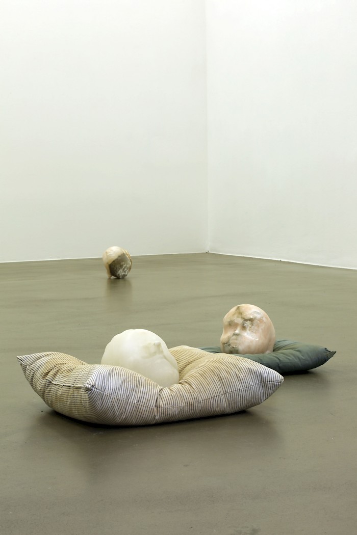 Ithaca | installation view, Galerie Martin Kudlek, Cologne, photo © Paulo dos Santos