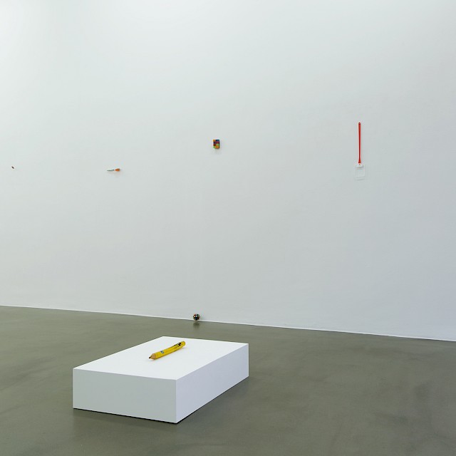 tout court | installation view, Galerie Martin Kudlek, Cologne, photo © Paulo dos Santos