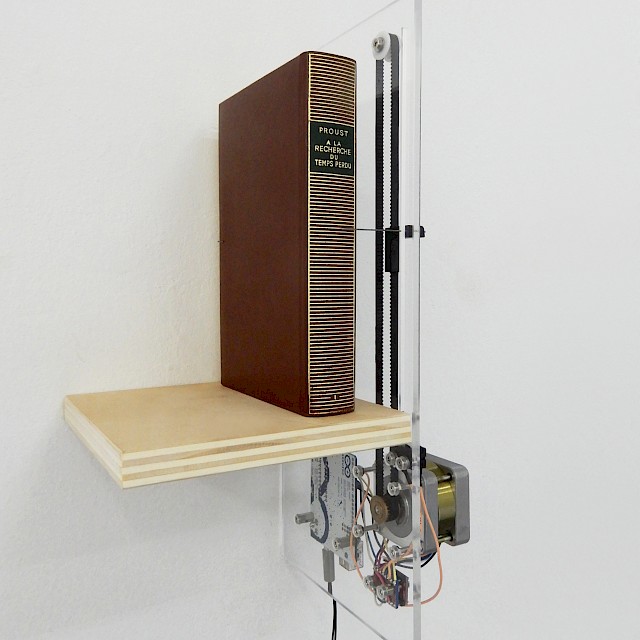 á la recherche du temps perdu (PK/O 8), 2019, Buch, Holz, Mischtechnik, 32 x 19 x 14 cm