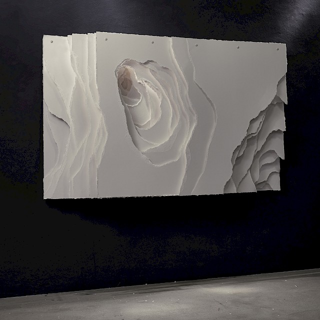 Terforation 2020-001, 2020, gerissenes Papier, 134 x 217 x 28 cm